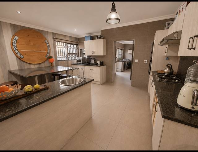 8 BEDROOM HOUSE FOR SALE IN MANTEVREDE